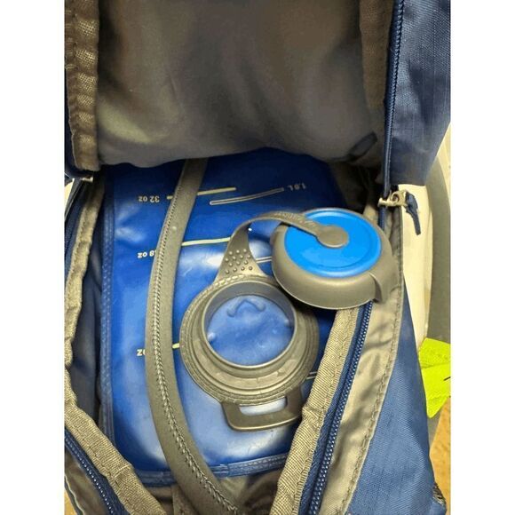 Ozark‎ Trail 13 Ltr Larimore Hydration Pack with 2-Liter Reservoir, Blue - Picture 5 of 7